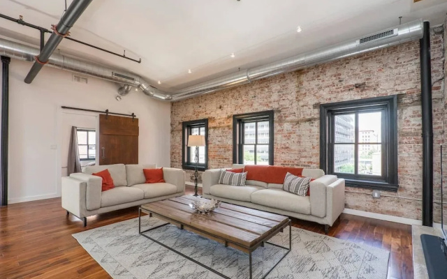 photo 3 of Luxurious Million-dollar Condo w/ Perfect Location