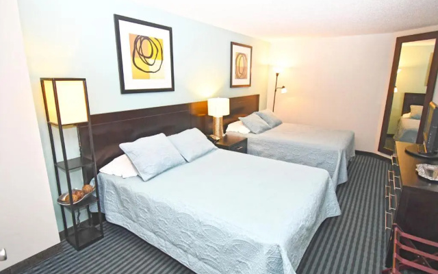 photo 3 of Luxurious Ocean Front 4th Floor Suite with Jet Tub