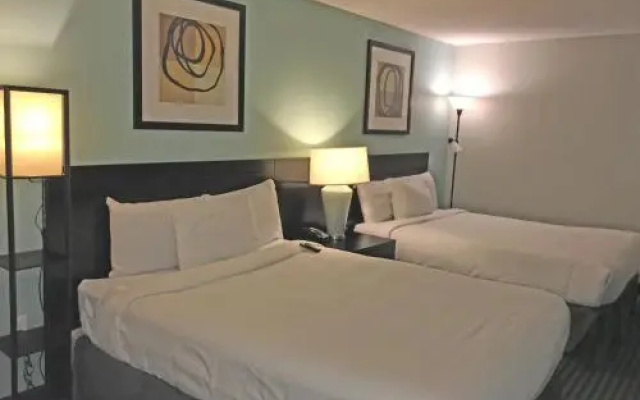 photo 4 of Luxurious Ocean Front 4th Floor Suite with Jet Tub