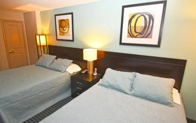 photo 5 of Luxurious Ocean Front 4th Floor Suite with Jet Tub