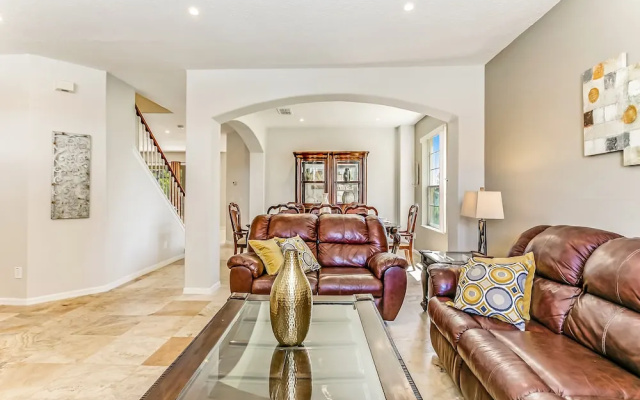photo 2 of Luxurious Retreat With Marble Floors and Great Views. Near Disney! #4av563