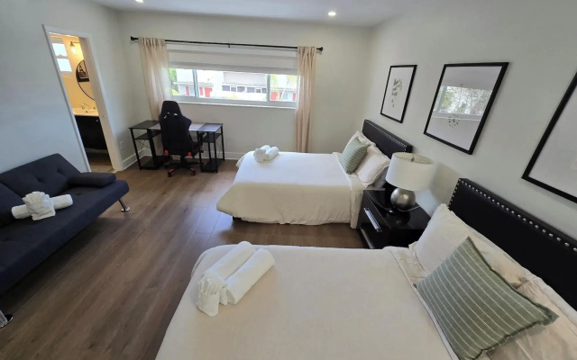 photo 3 of Luxurious & Spacious Townhouse in Prime Location