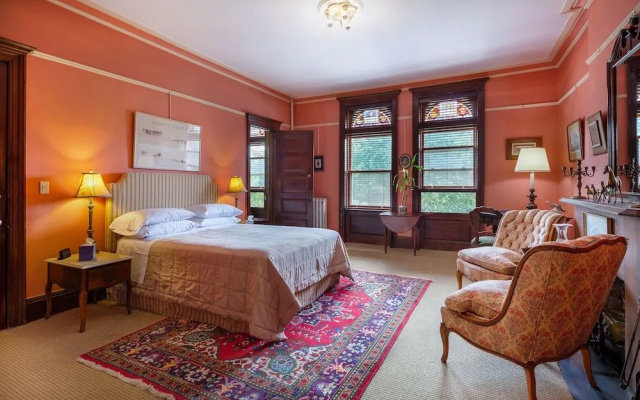 photo 4 of Suites in a Manhattan Mansion
