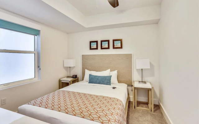 photo 5 of Luxurious/brand New Oceana/pools/hottubs/ W203 Great Location!