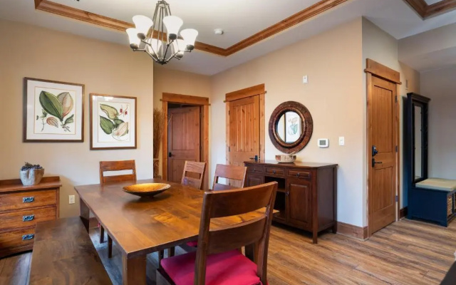 photo 5 of Luxury 2 BD in the Heart of the Village at Northstar! - Catamount 206