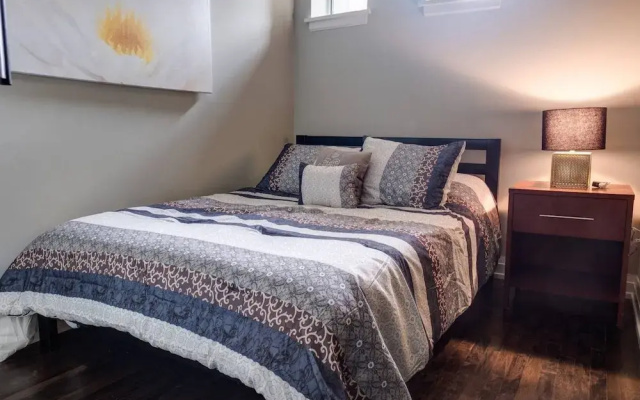 photo 3 of Luxury 2 Bedroom Downtown Apartment