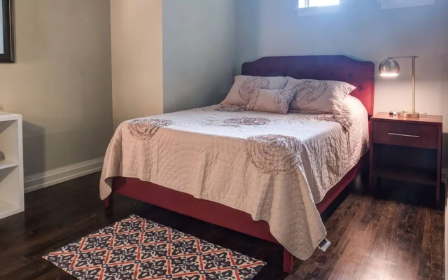 photo 5 of Luxury 2 Bedroom Downtown Apartment