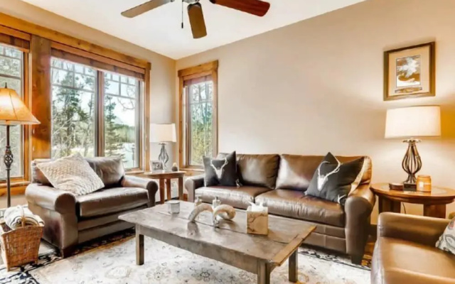 photo 5 of Luxury 2 Bedroom Mountain Vacation Residence With Hot Tub, Pool, and Easy Access to Ski Slopes