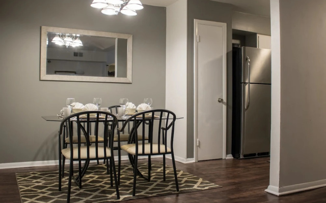 photo 5 of Luxury 2 Bed Condo Near Downtown