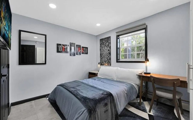 photo 3 of Luxury 2-bedroom Villa in Wilton Manors