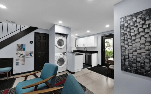 photo 4 of Luxury 2-bedroom Villa in Wilton Manors