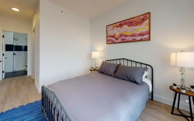 photo 3 of Luxury 2BR 30 Mins to Manhattan Evonify