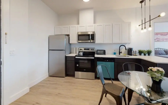 photo 4 of Luxury 2BR 30 Mins to Manhattan Evonify