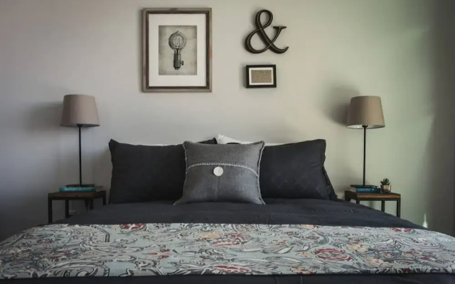 photo 4 of Luxury 2BR Apt In Uptown City View