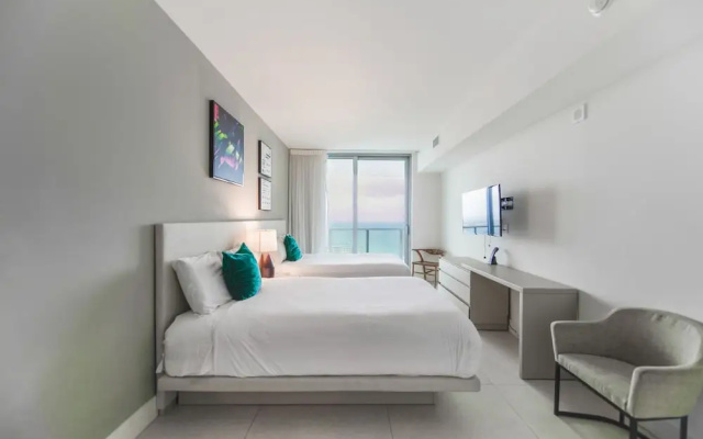 photo 2 of Hollywood Beach Condos