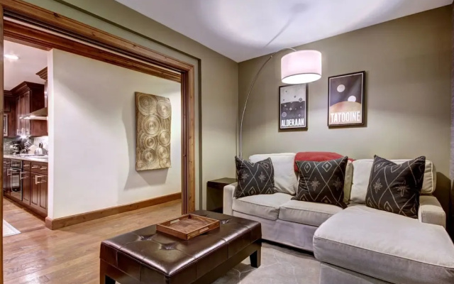 photo 4 of Luxury 2BR+Den Ritz-Carlton Residence by RedAwning - Save 20% on 7+ Nights!