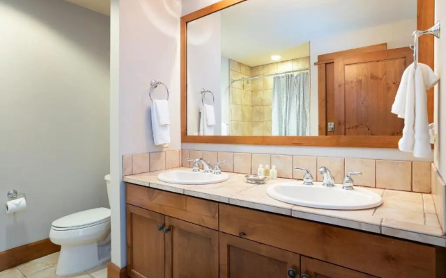 photo 4 of Luxury 3BD Village at Northstar Residence - Iron Horse North 204