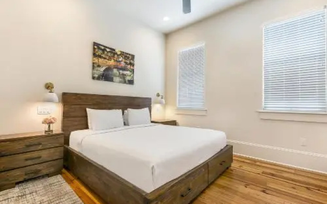 photo 3 of Luxury 3BR on Carondelet by Hosteeva