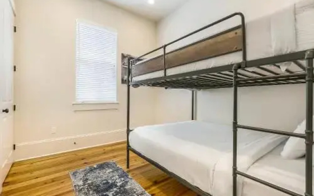 photo 5 of Luxury 3BR on Carondelet by Hosteeva