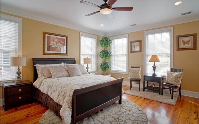 photo 2 of Beautiful 3BR Townhouse in Downtown