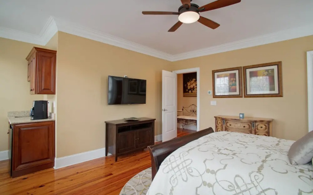 photo 4 of Beautiful 3BR Townhouse in Downtown