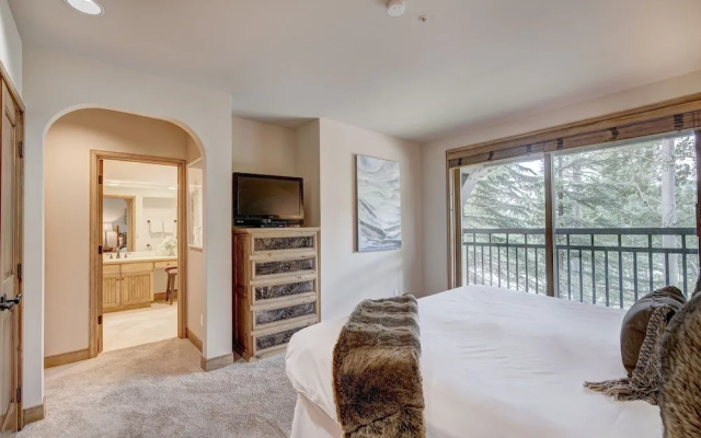 photo 3 of Luxury 4 Bed Pines Townhome Amongst The Peace And Quiet 4 Bedroom Townhouse by RedAwning
