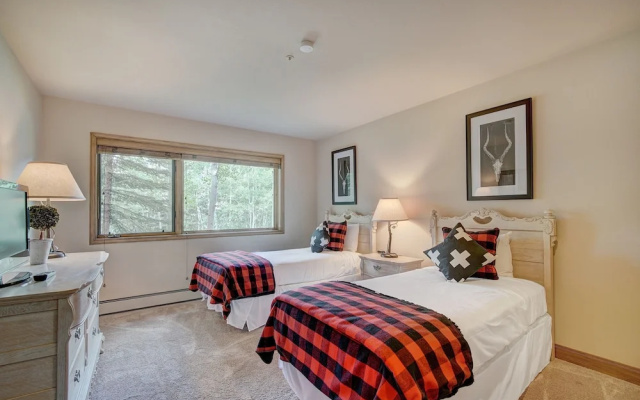 photo 5 of Luxury 4 Bed Pines Townhome Amongst The Peace And Quiet 4 Bedroom Townhouse by RedAwning