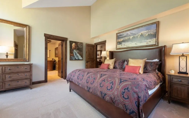 photo 3 of Luxury 4 Bedroom Penthouse Residence in Beaver Creek Village