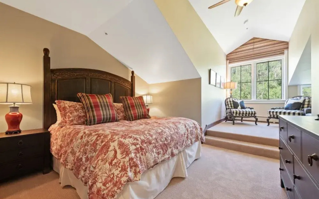 photo 4 of Luxury 4 Bedroom Penthouse Residence in Beaver Creek Village