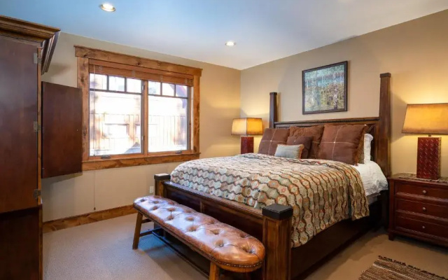 photo 2 of Luxury 4BD Located at Old Greenwood!