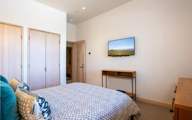 photo 2 of Luxury 4BD True Ski-In/Ski-Out Mid-Mountain Residence - Stellar Northstar