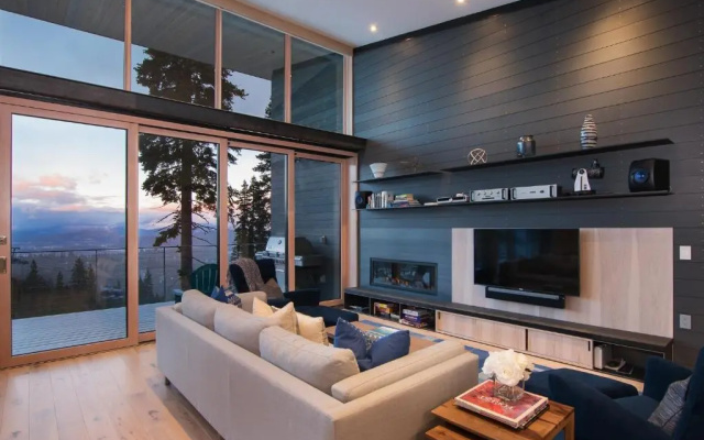 photo 3 of Luxury 4BD True Ski-In/Ski-Out Mid-Mountain Residence - Stellar Northstar
