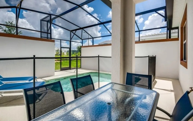 photo 3 of Luxury 5 Bed Townhome With Pool 5 Bedroom Townhouse by RedAwning