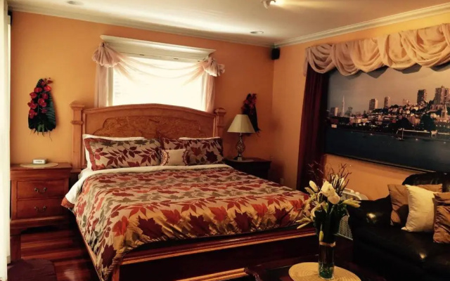 photo 2 of Luxury 5 Bedroom Home near SFO