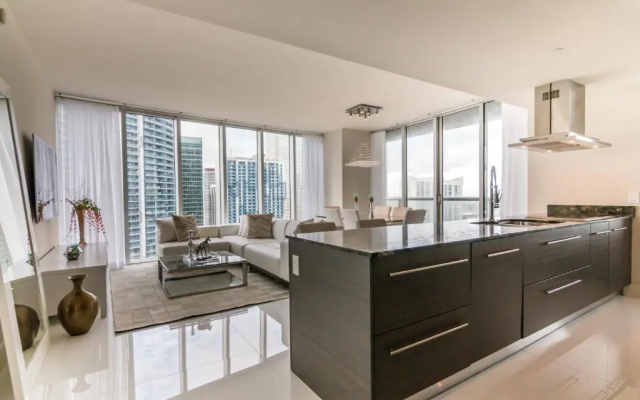 photo 3 of Luxury 5-star Condo @37th floor in Icon Brickell 2b/2b