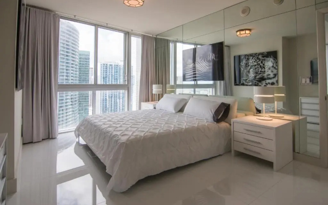 photo 5 of Luxury 5-star Condo @37th floor in Icon Brickell 2b/2b