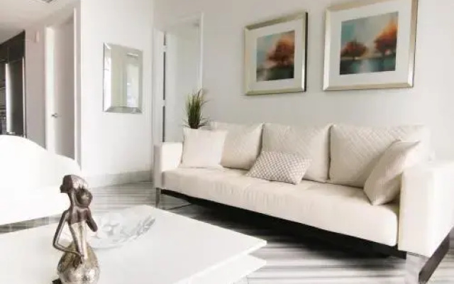photo 4 of Luxury 5-Star Condo @47th Floor in Icon Brickell !