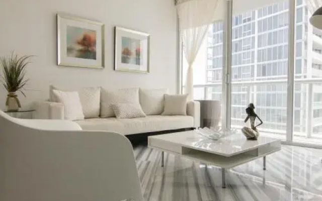 photo 5 of Luxury 5-Star Condo @47th Floor in Icon Brickell !