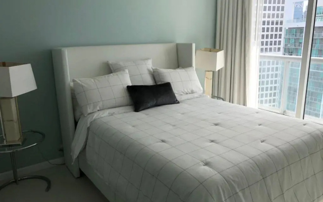 photo 2 of Luxury 5star Condo at 34th floor Icon Brickell 1 bed one bath