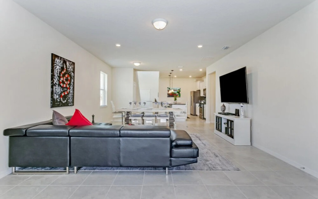 photo 2 of Luxury and Style! BIG Pool Area and Game Room in Solterra 6br/4.5 Bath #7st564