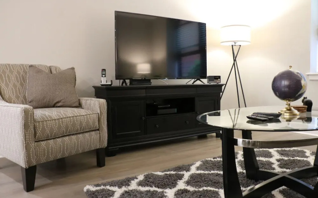 photo 3 of Luxury Apartment, One Bedroom in Back Bay, Boston