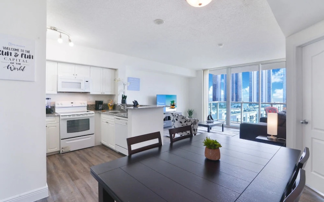 photo 4 of Luxury Sunny Isles Beach Condos by Hosteeva
