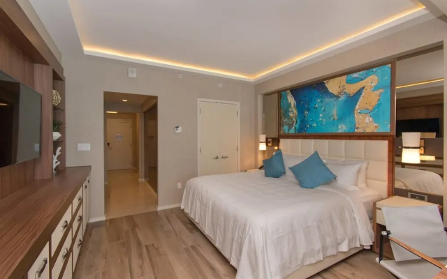 photo 5 of Luxury Beachfront Studio-with Daily Cleaning