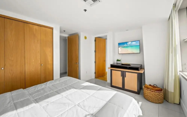 photo 2 of Luxury Brickell 3 Beds Sleeps 8