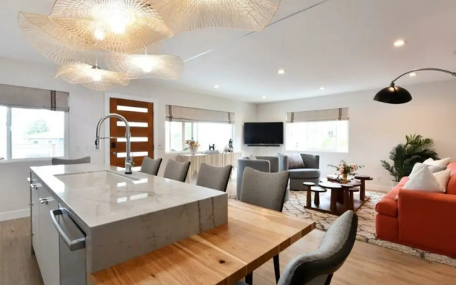 photo 4 of Luxury Cardiff By-the-sea Ocean View Parkhouse