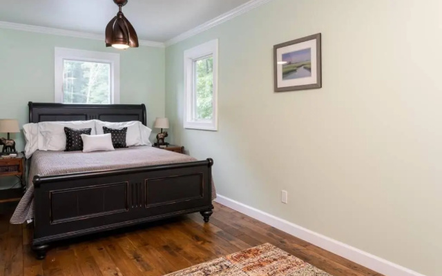 photo 2 of Luxury Cottage just 5 miles to downtown Asheville