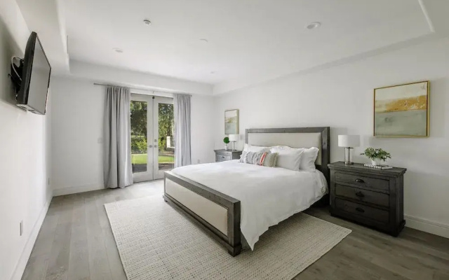 photo 5 of Luxury Dream House!! Sleeps 16 - On Golf Course