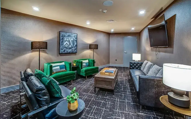 photo 2 of Luxury Furnished Apartments by Hyatus Downtown at Yale