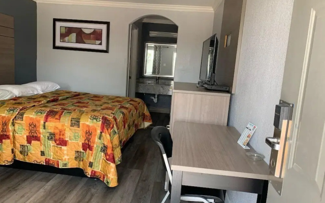 photo 2 of Luxury Inn