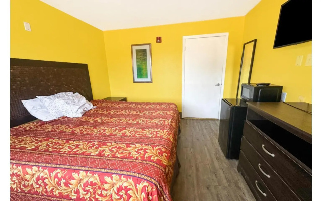 photo 4 of Luxury Inn By OYO Albany